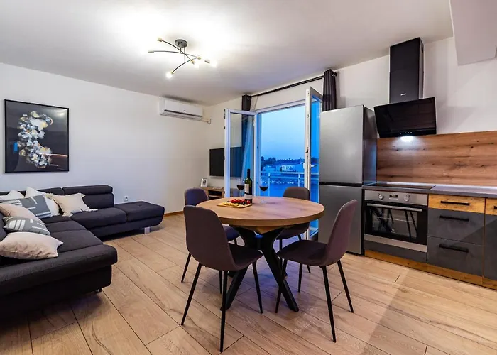 Del Mar Heritage & Sea View