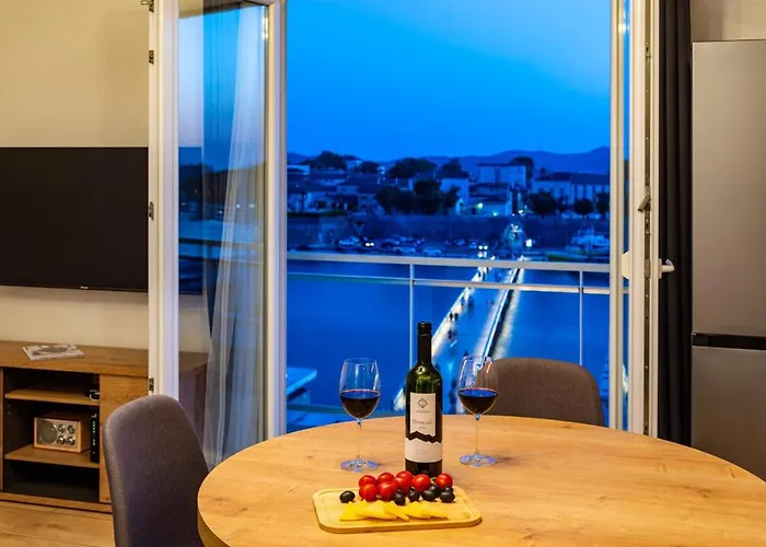 Del Mar Heritage & Sea View *